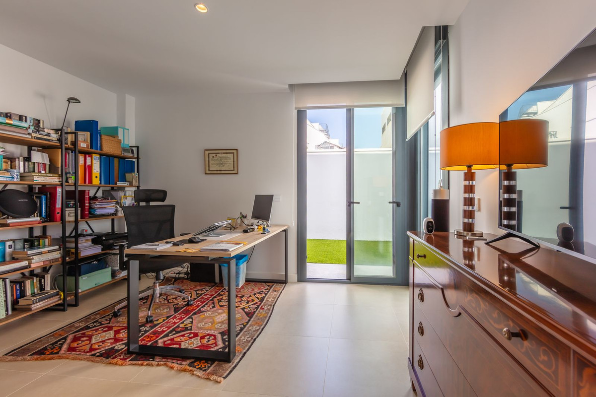 Huis te koop in La Duquesa | 4 slaapkamers H5287693