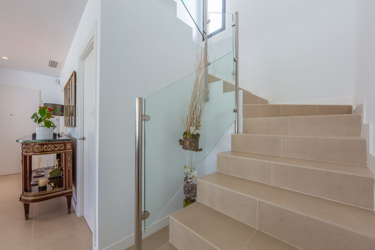 Huis te koop in La Duquesa | 4 slaapkamers H5287693