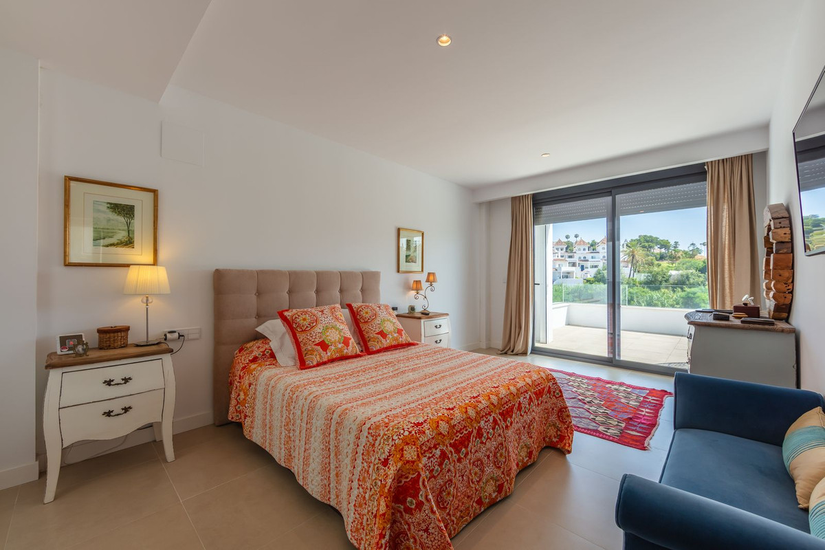 Huis te koop in La Duquesa | 4 slaapkamers H5287693