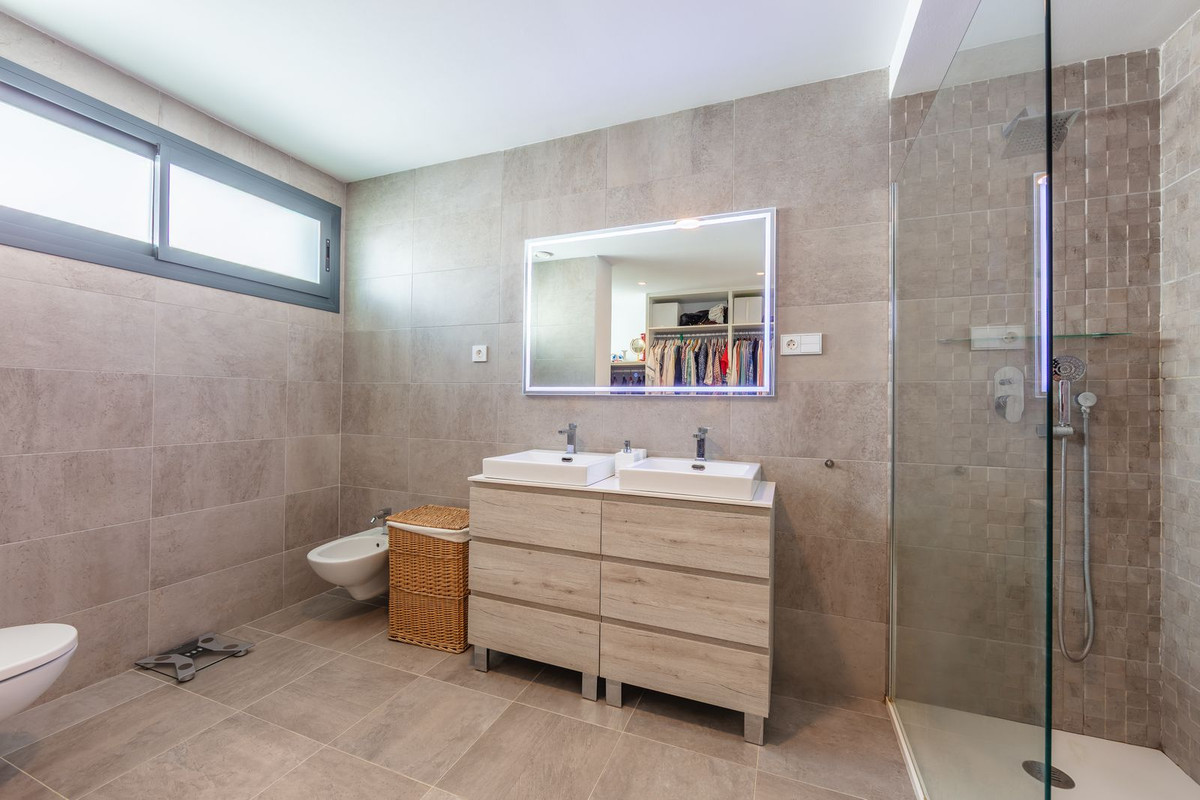 Huis te koop in La Duquesa | 4 slaapkamers H5287693