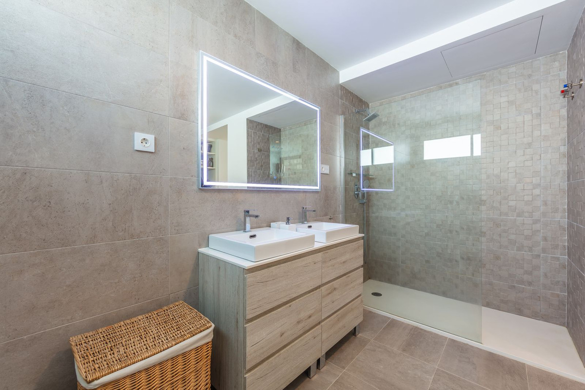 Huis te koop in La Duquesa | 4 slaapkamers H5287693