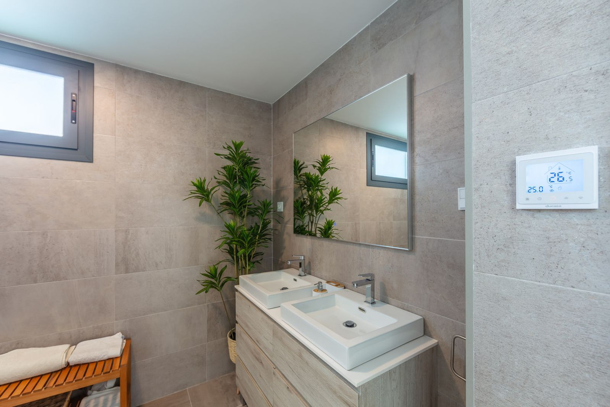 Huis te koop in La Duquesa | 4 slaapkamers H5287693