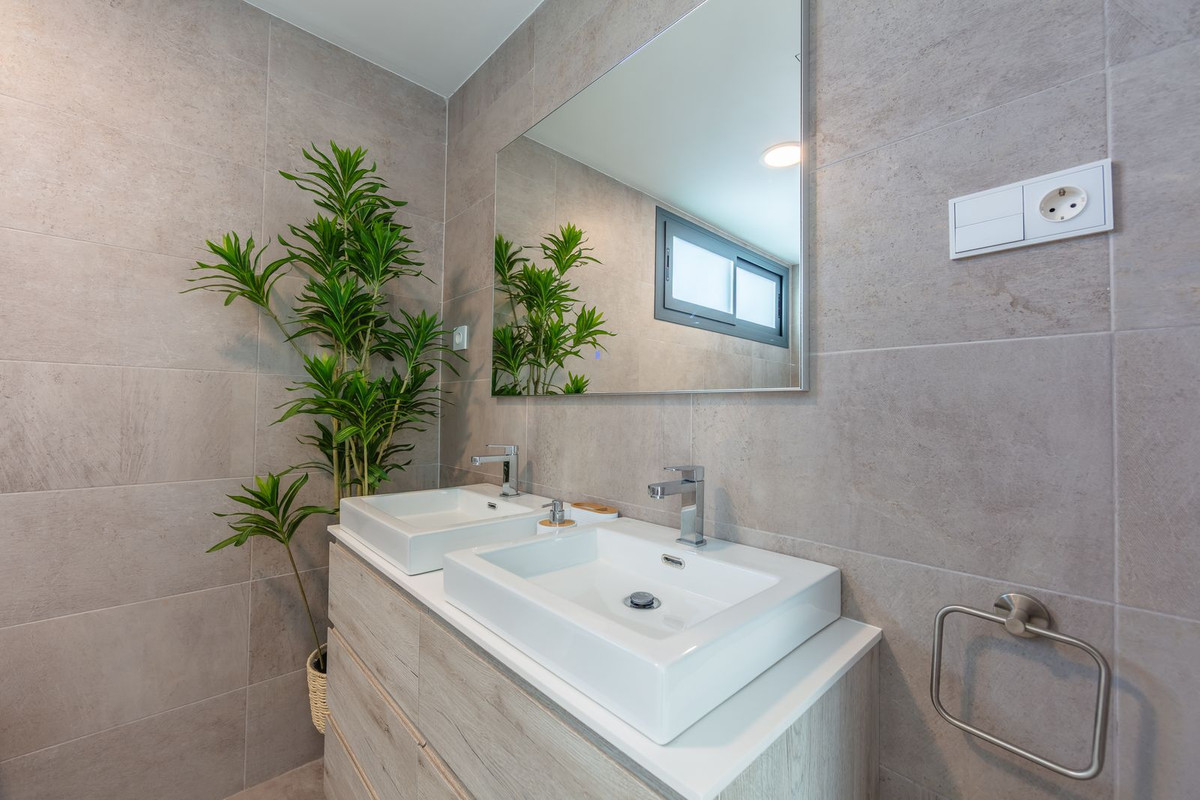 Huis te koop in La Duquesa | 4 slaapkamers H5287693