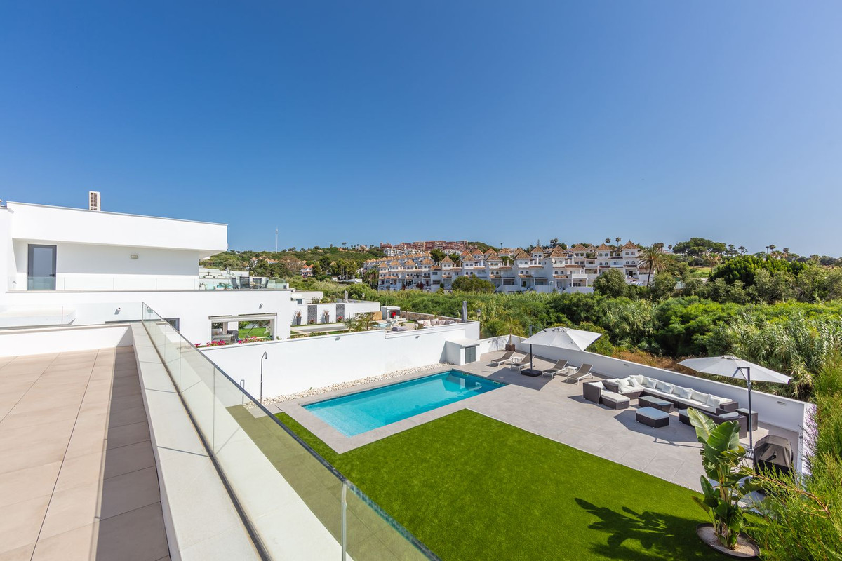 Huis te koop in La Duquesa | 4 slaapkamers H5287693