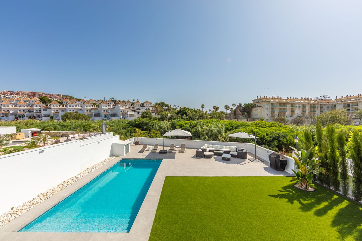 Huis te koop in La Duquesa | 4 slaapkamers H5287693