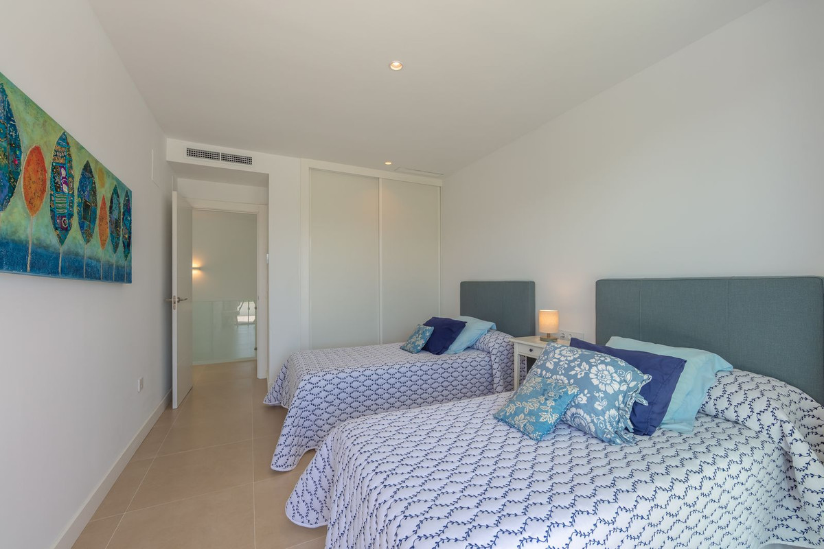 Huis te koop in La Duquesa | 4 slaapkamers H5287693