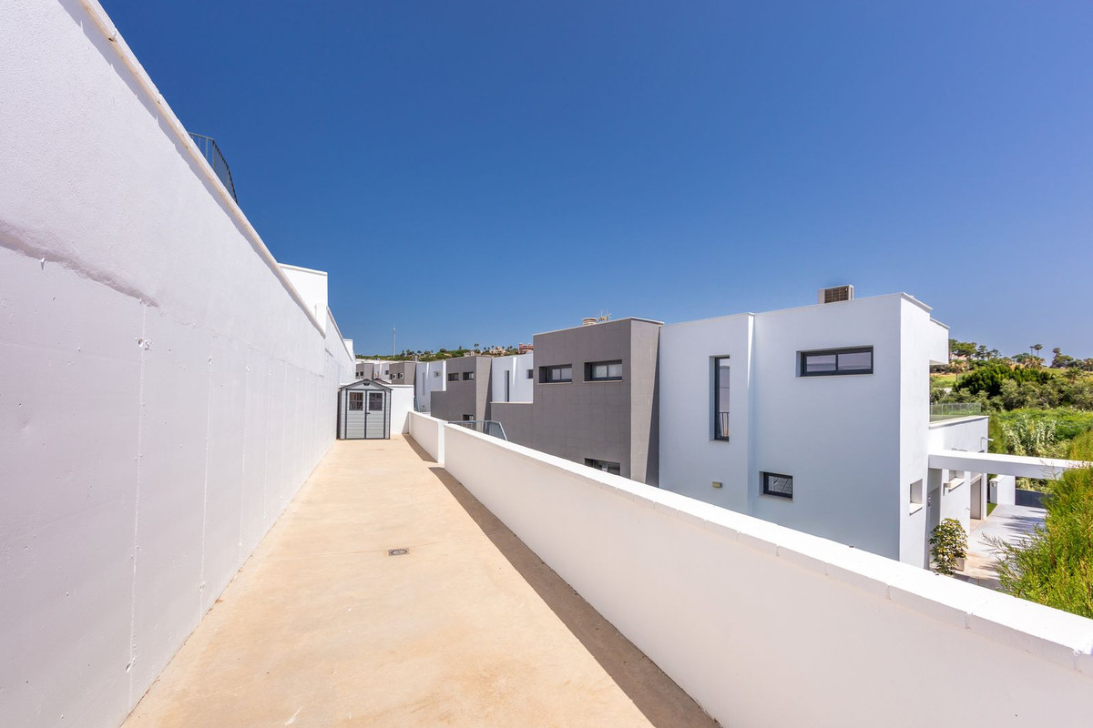 Huis te koop in La Duquesa | 4 slaapkamers H5287693