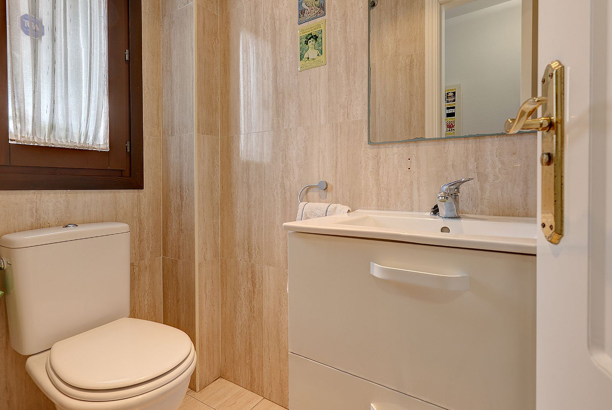 Huis te koop in La Duquesa | 4 slaapkamers H5324635