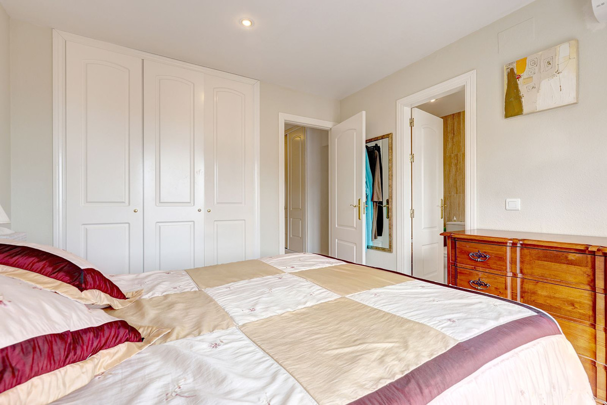 Huis te koop in La Duquesa | 4 slaapkamers H5324635