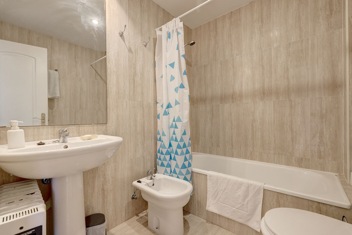 Huis te koop in La Duquesa | 4 slaapkamers H5324635