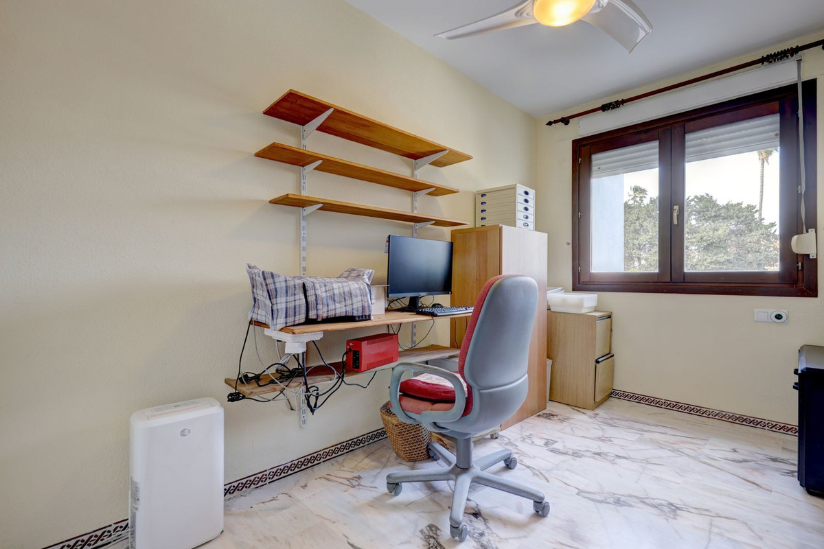 Huis te koop in La Duquesa | 4 slaapkamers H5324635