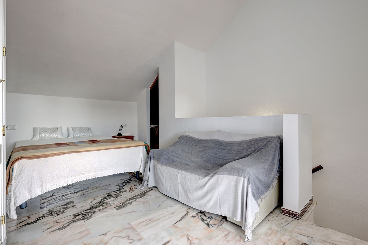 Huis te koop in La Duquesa | 4 slaapkamers H5324635