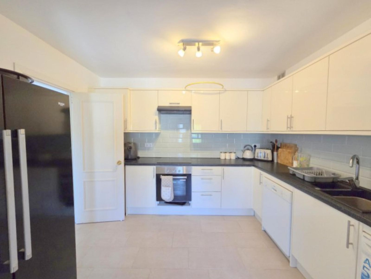 Huis te koop in La Duquesa | 3 slaapkamers H5336305