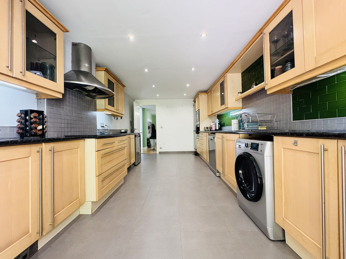 Huis te koop in La Duquesa | 4 slaapkamers H5338456