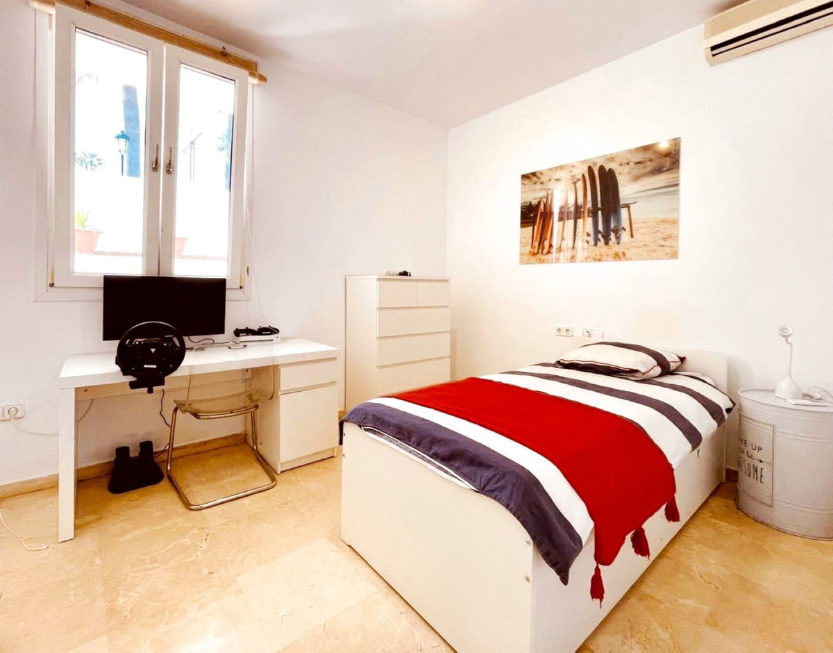 Huis te koop in La Duquesa | 4 slaapkamers H5342329