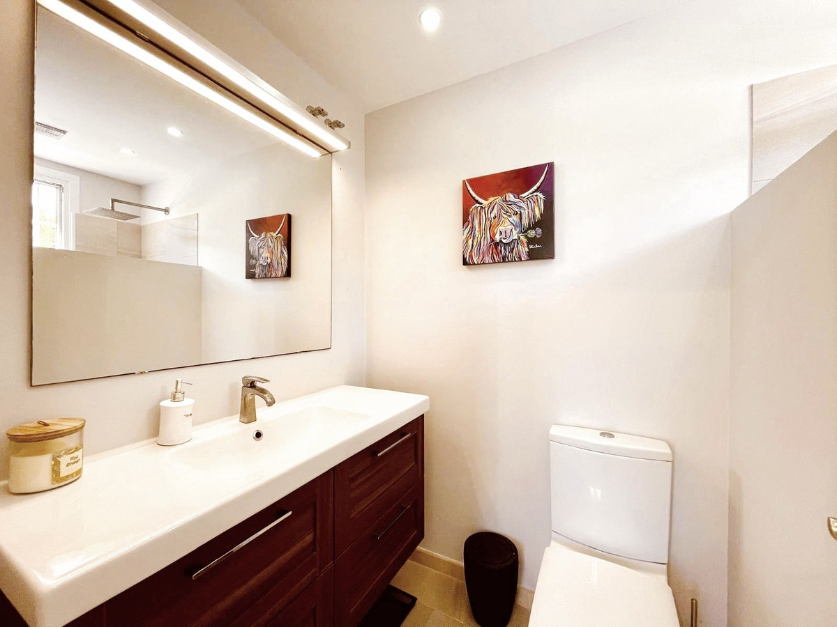 Huis te koop in La Duquesa | 4 slaapkamers H5342329