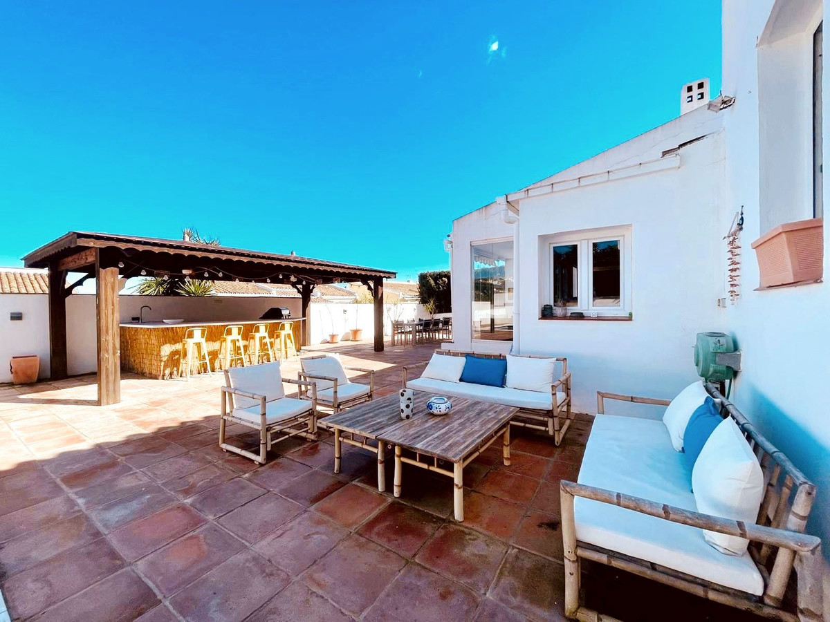 Huis te koop in La Duquesa | 4 slaapkamers H5342329