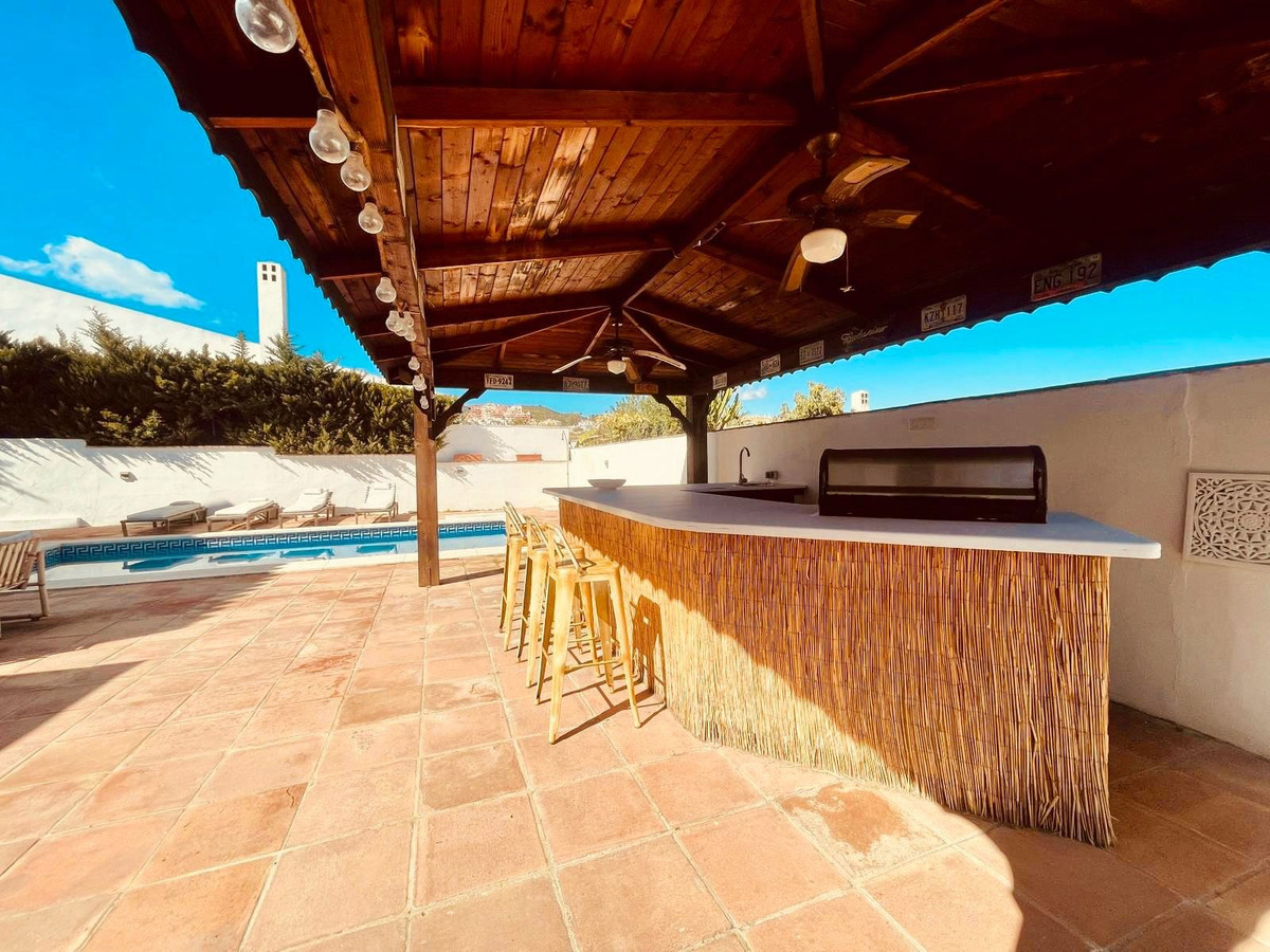 Huis te koop in La Duquesa | 4 slaapkamers H5342329