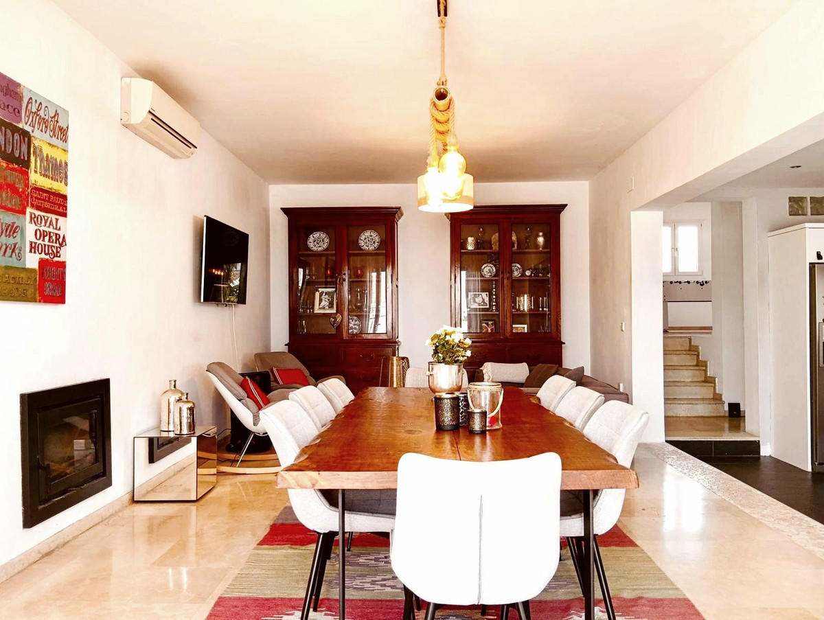 Huis te koop in La Duquesa | 4 slaapkamers H5342329