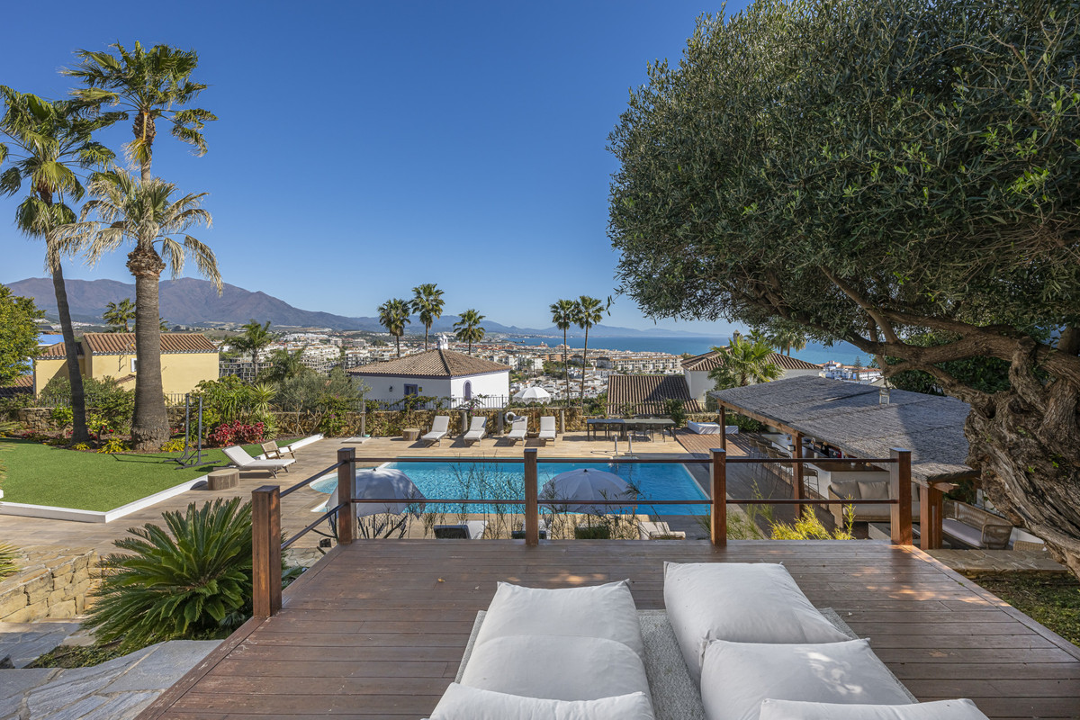 Huis te koop in La Duquesa | 6 slaapkamers H5358487