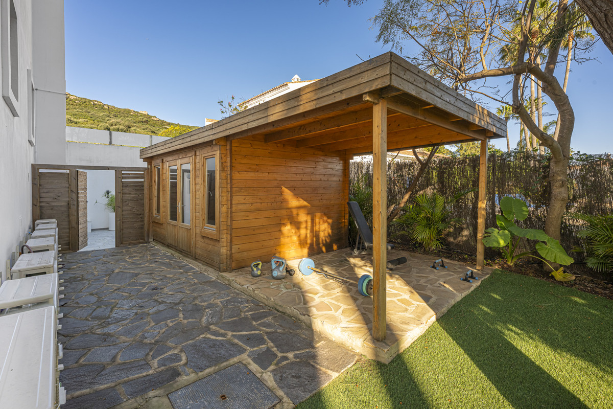 Huis te koop in La Duquesa | 6 slaapkamers H5358487