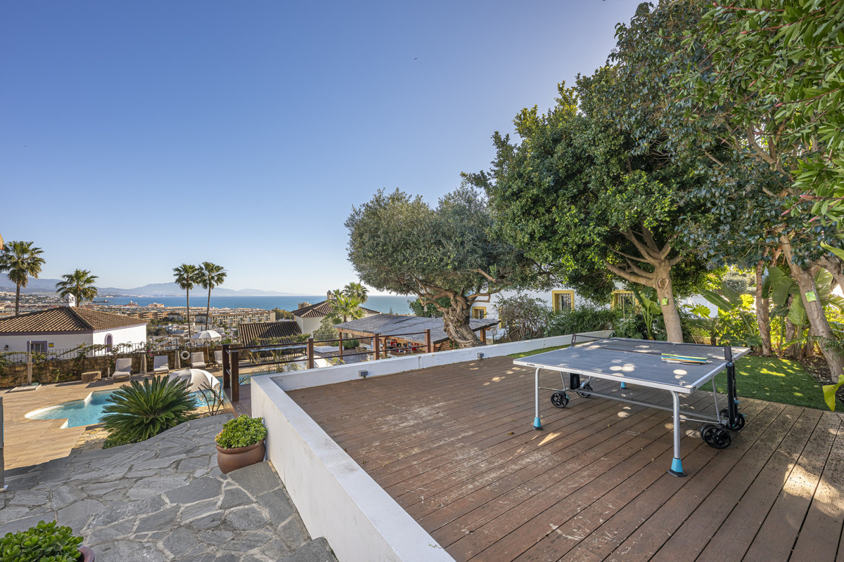 Huis te koop in La Duquesa | 6 slaapkamers H5358487