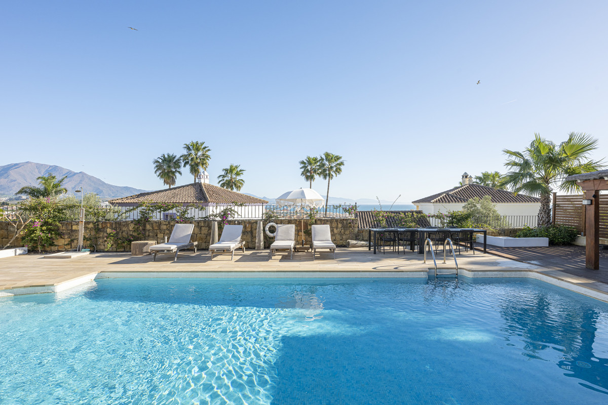 Huis te koop in La Duquesa | 6 slaapkamers H5358487