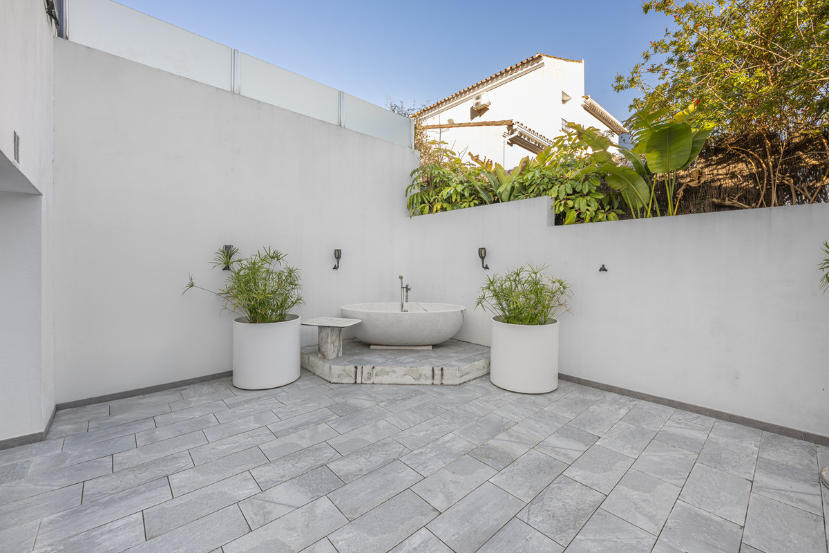 Huis te koop in La Duquesa | 6 slaapkamers H5358487