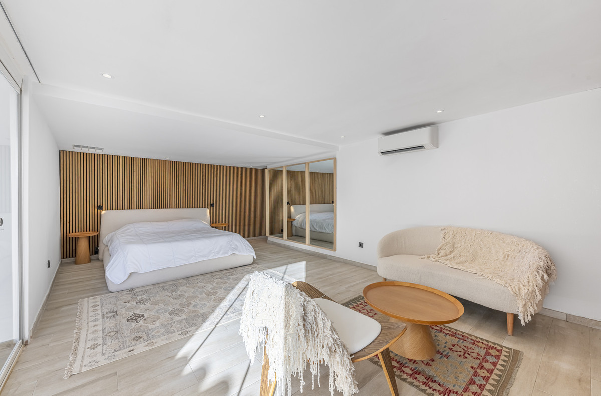 Huis te koop in La Duquesa | 6 slaapkamers H5358487