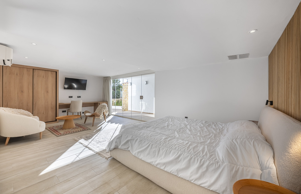 Huis te koop in La Duquesa | 6 slaapkamers H5358487