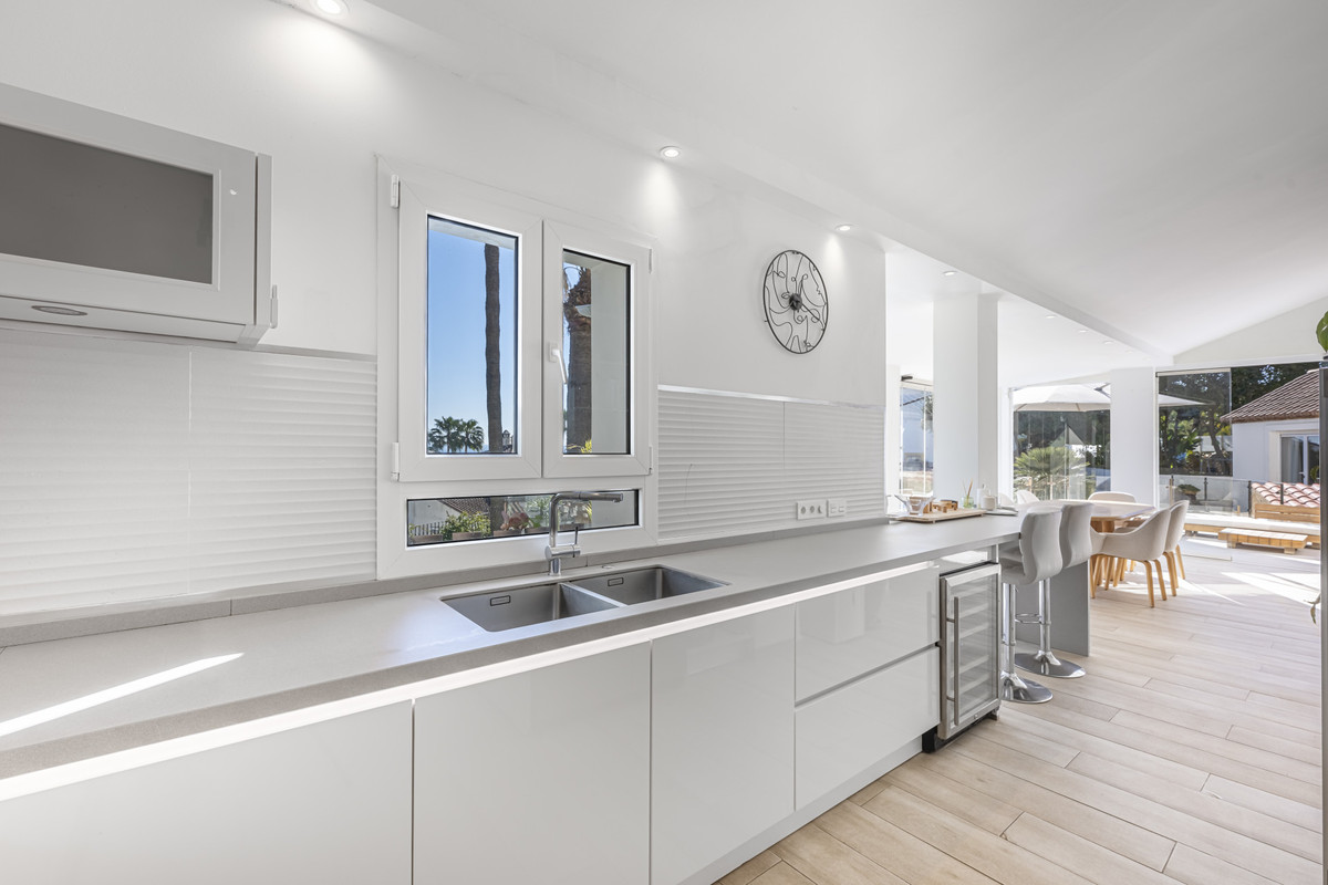 Huis te koop in La Duquesa | 6 slaapkamers H5358487