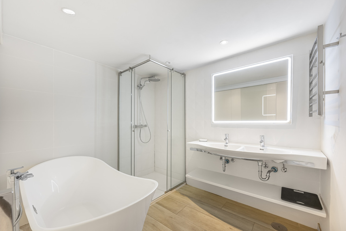 Huis te koop in La Duquesa | 6 slaapkamers H5358487