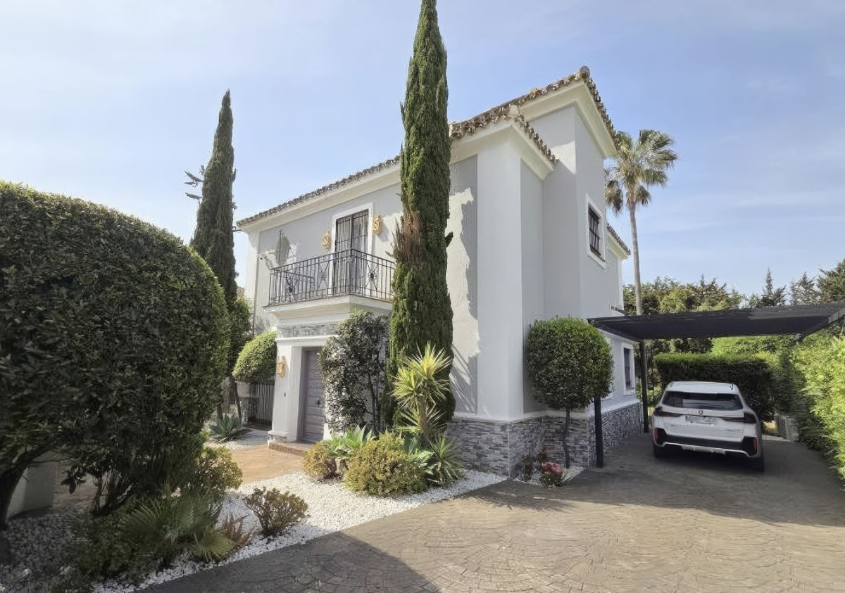 Huis te koop in La Duquesa | 4 slaapkamers H5365837