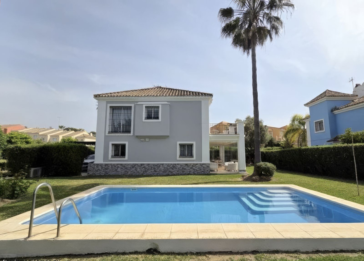 Huis te koop in La Duquesa | 4 slaapkamers H5365837