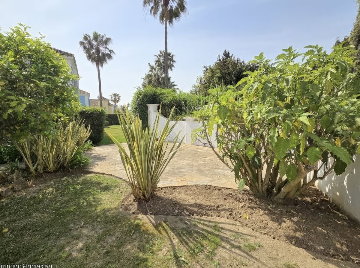 Huis te koop in La Duquesa | 4 slaapkamers H5365837