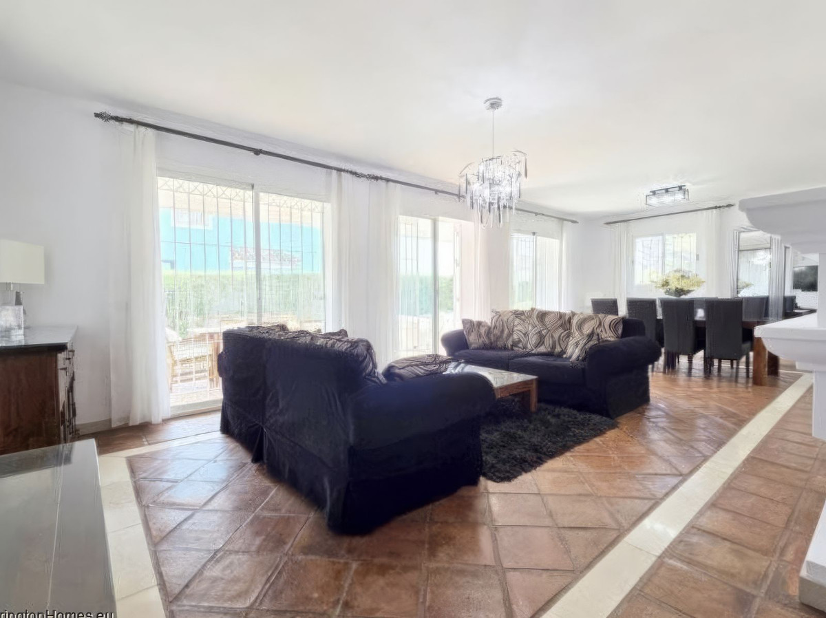 Huis te koop in La Duquesa | 4 slaapkamers H5365837