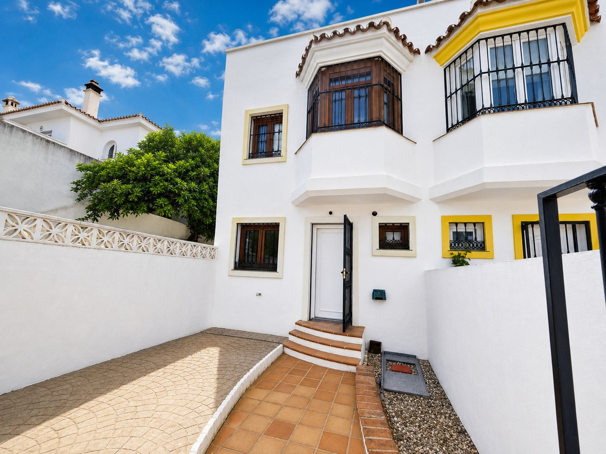 Huis te koop in La Duquesa | 3 slaapkamers H5374090