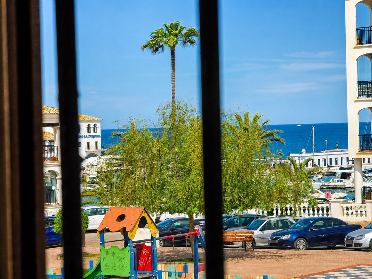 Huis te koop in La Duquesa | 3 slaapkamers H5374090