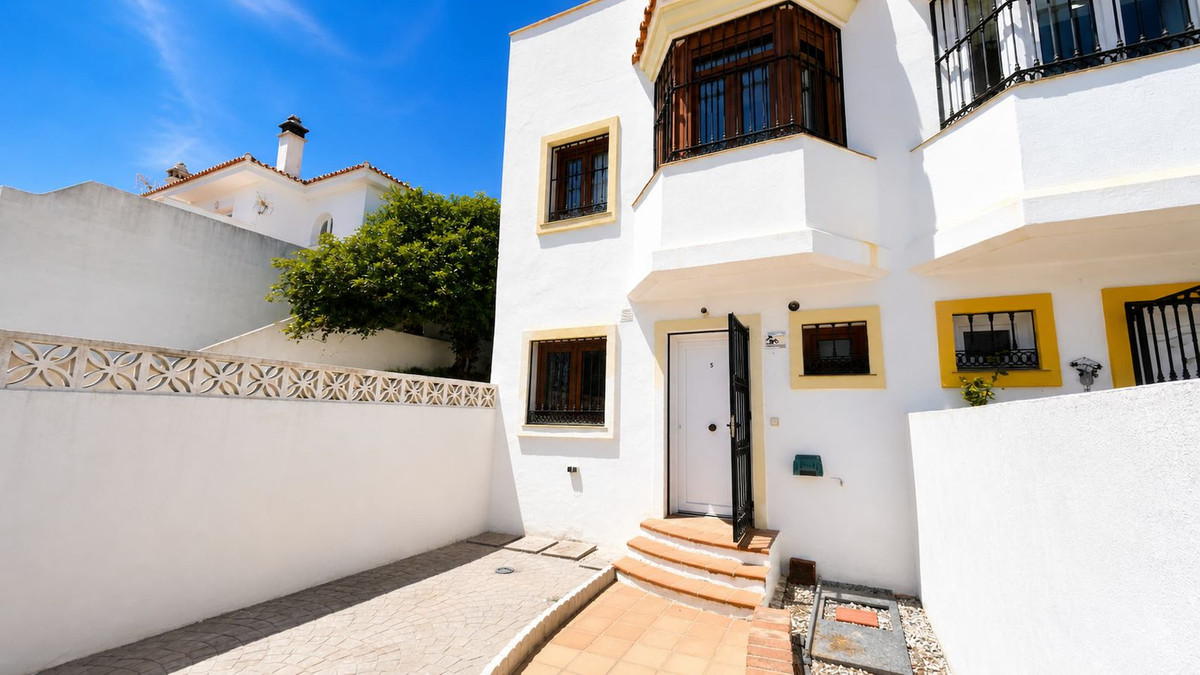Huis te koop in La Duquesa | 3 slaapkamers H5374543