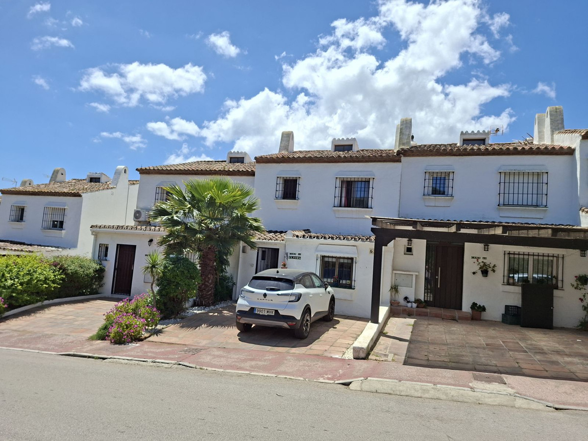 Huis te koop in La Duquesa | 3 slaapkamers H5374822