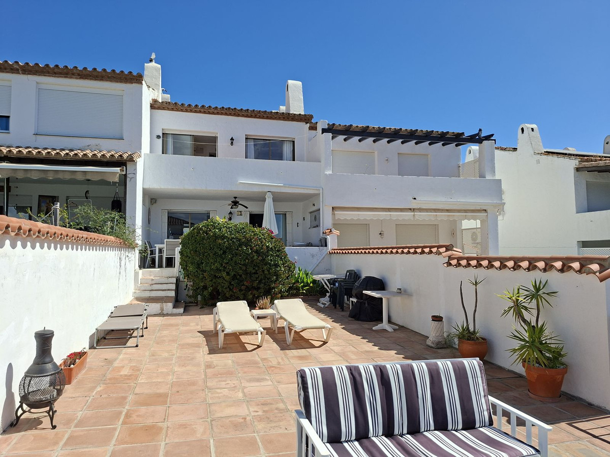 Huis te koop in La Duquesa | 3 slaapkamers H5374822