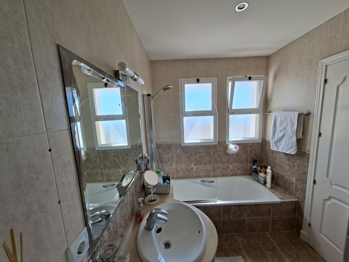 Huis te koop in La Duquesa | 3 slaapkamers H5388025