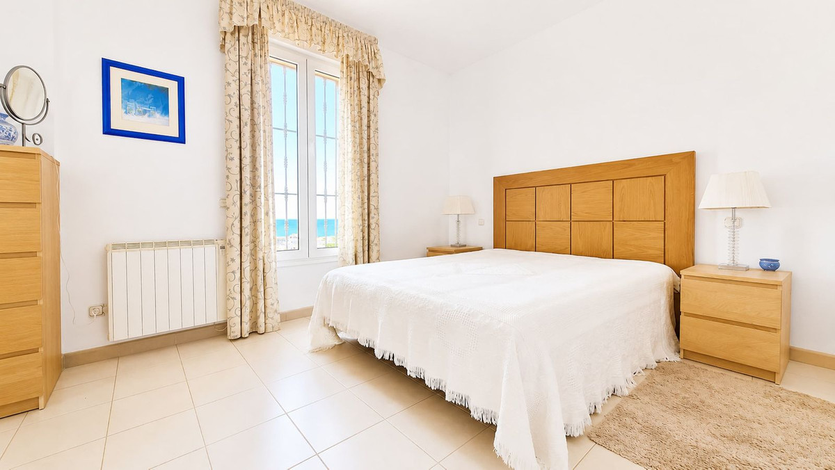 Huis te koop in La Duquesa | 5 slaapkamers H5442166