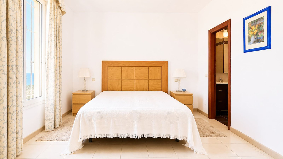 Huis te koop in La Duquesa | 5 slaapkamers H5442166
