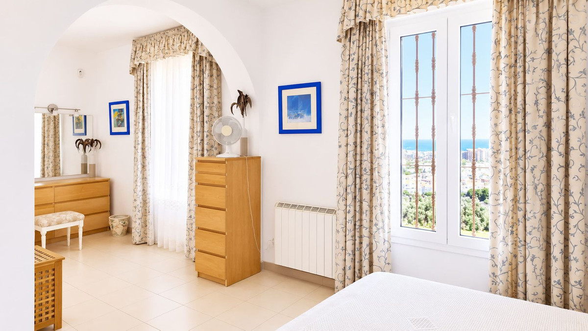 Huis te koop in La Duquesa | 5 slaapkamers H5442166