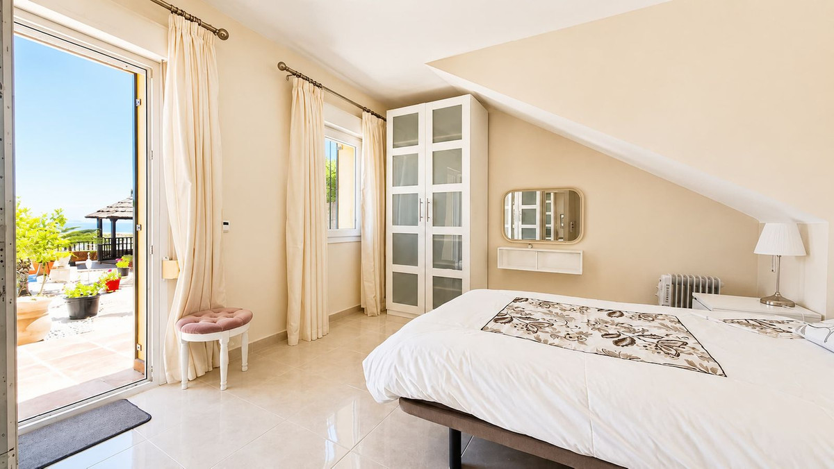 Huis te koop in La Duquesa | 5 slaapkamers H5442166