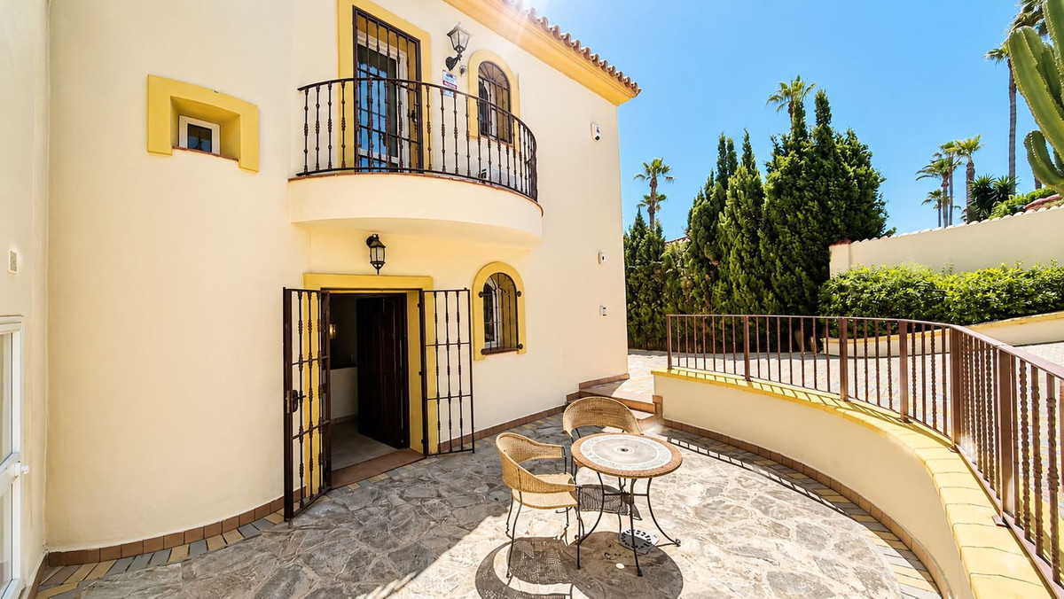 Huis te koop in La Duquesa | 5 slaapkamers H5442166