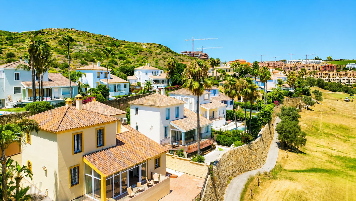 Huis te koop in La Duquesa | 5 slaapkamers H5442166