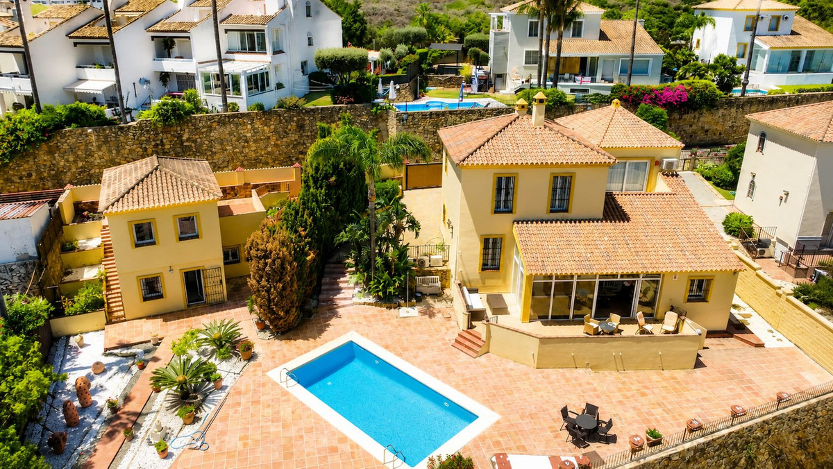 Huis te koop in La Duquesa | 5 slaapkamers H5442166