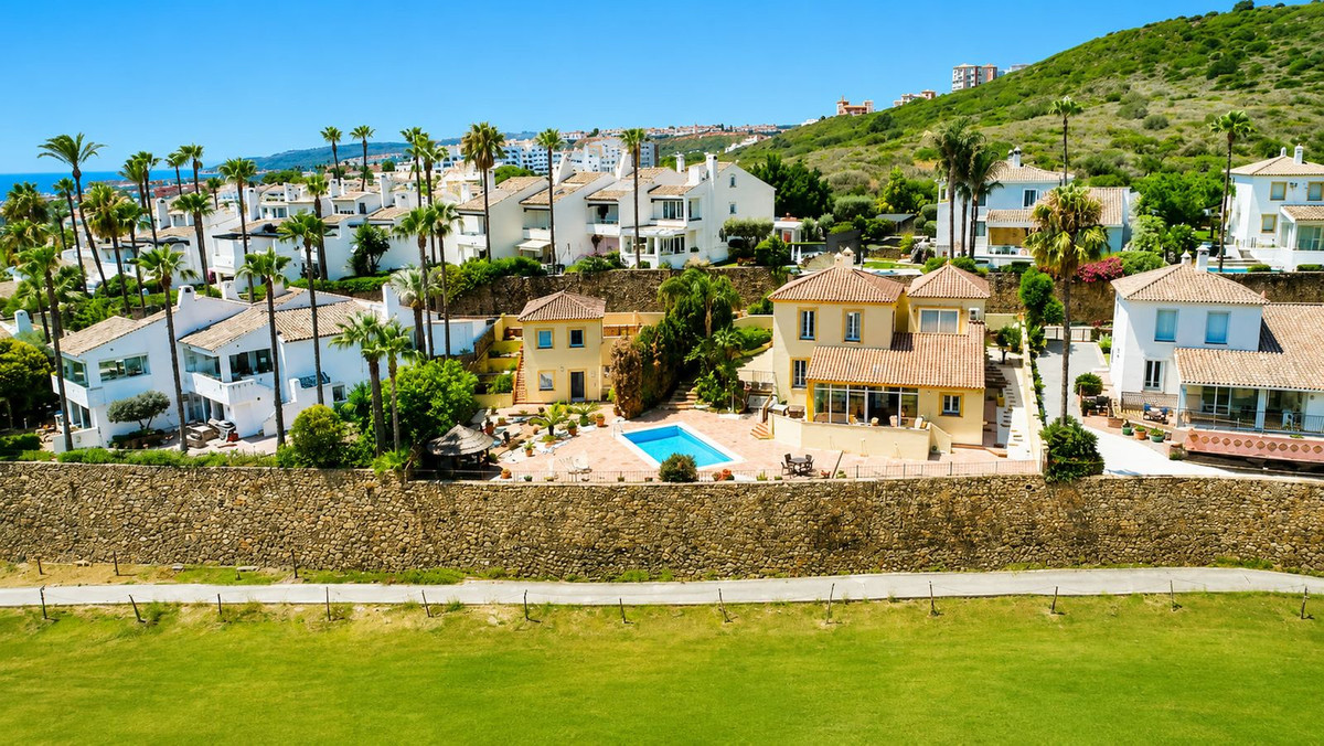 Huis te koop in La Duquesa | 5 slaapkamers H5442166
